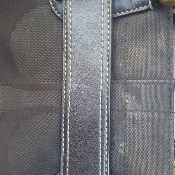 Lightly used black logo coagh purse - Picture 4 of 4